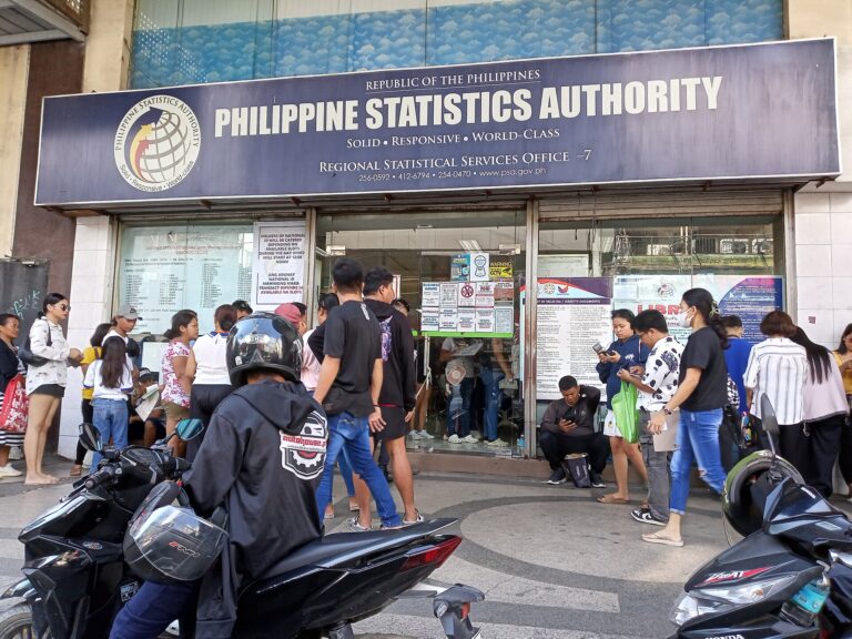 People lining up outside the Philippine Statistics Authority Regional Statistical Services Office VII on Colon Street, Cebu City